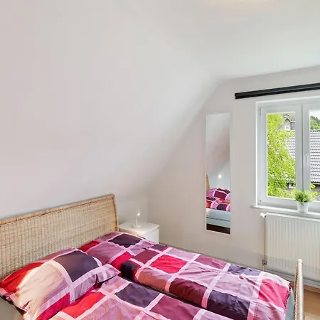 Schoenes In Mit Terrasse 別荘 *