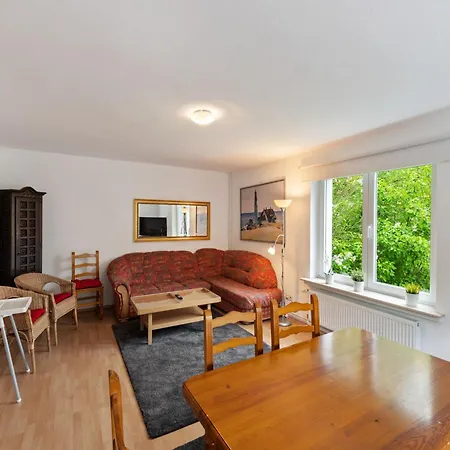 別荘 Schoenes In Mit Terrasse *