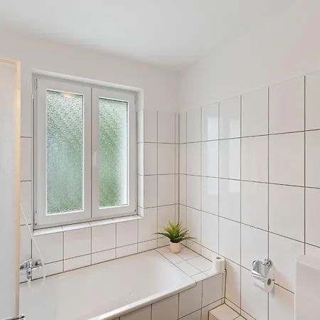 Semesterbostad Schoenes In Mit Terrasse