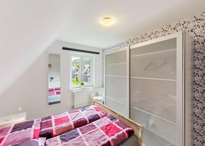 Schoenes In Mit Terrasse Tatil Evi Winterberg